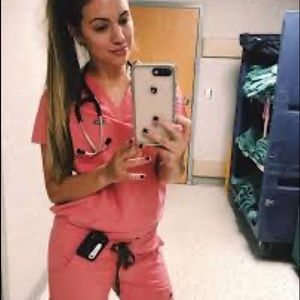 Figs Beat It Pink Small Catarina Top 2018